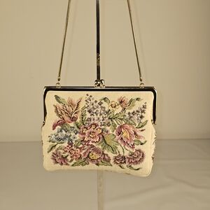 Vtg Walborg Floral Embroidered Cream Clutch